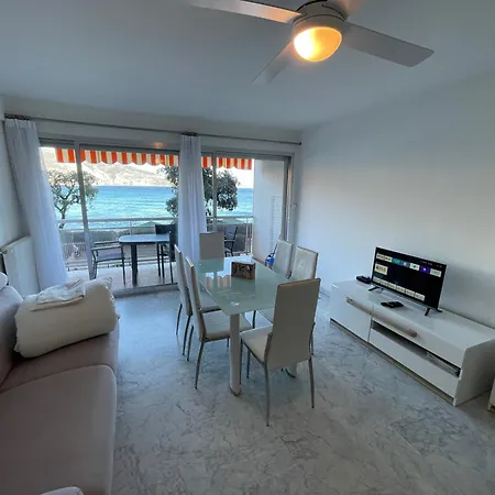 Apartment Seafront With Private Access Close To Monaco *